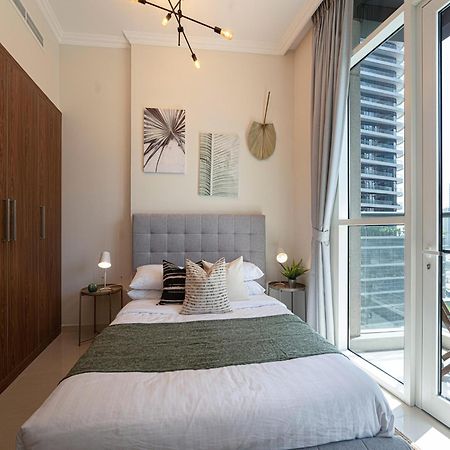 Luxe Apartments Near Dubai Mall Burj Khalifa Pool Gym Parking Exteriör bild